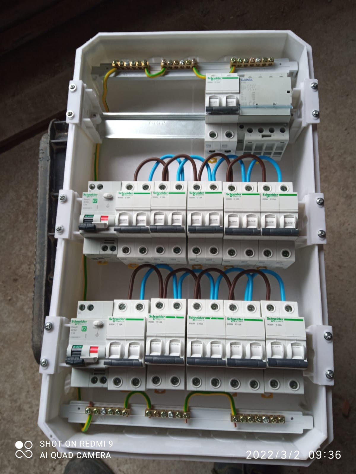 Tablouri electrice și prize de pământ